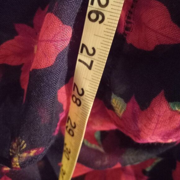 Poinsettia Full circle scarf - Picture 2 of 5